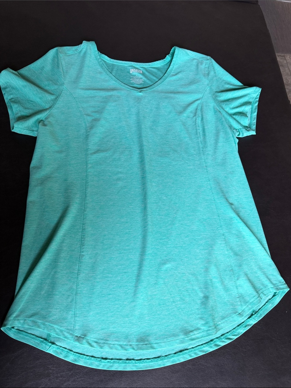 Duluth Women’s Short Sleeve Scoop Neck Top in Aqua